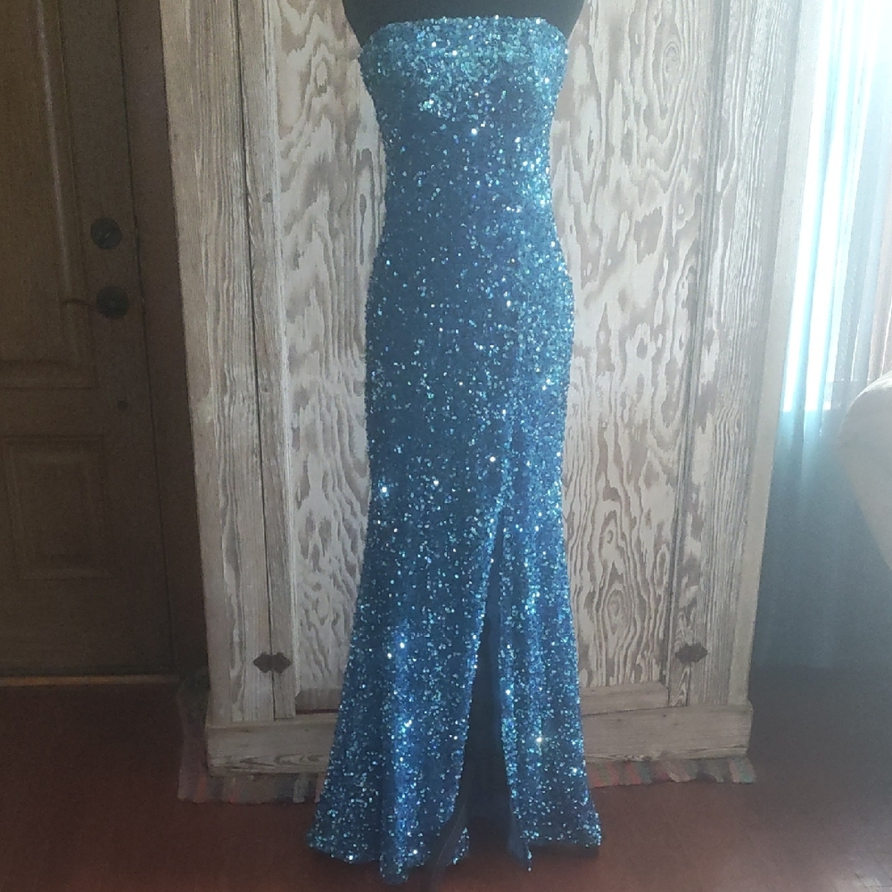 Turquoise/Blue Sequin Strapless Formal Dress 9/10